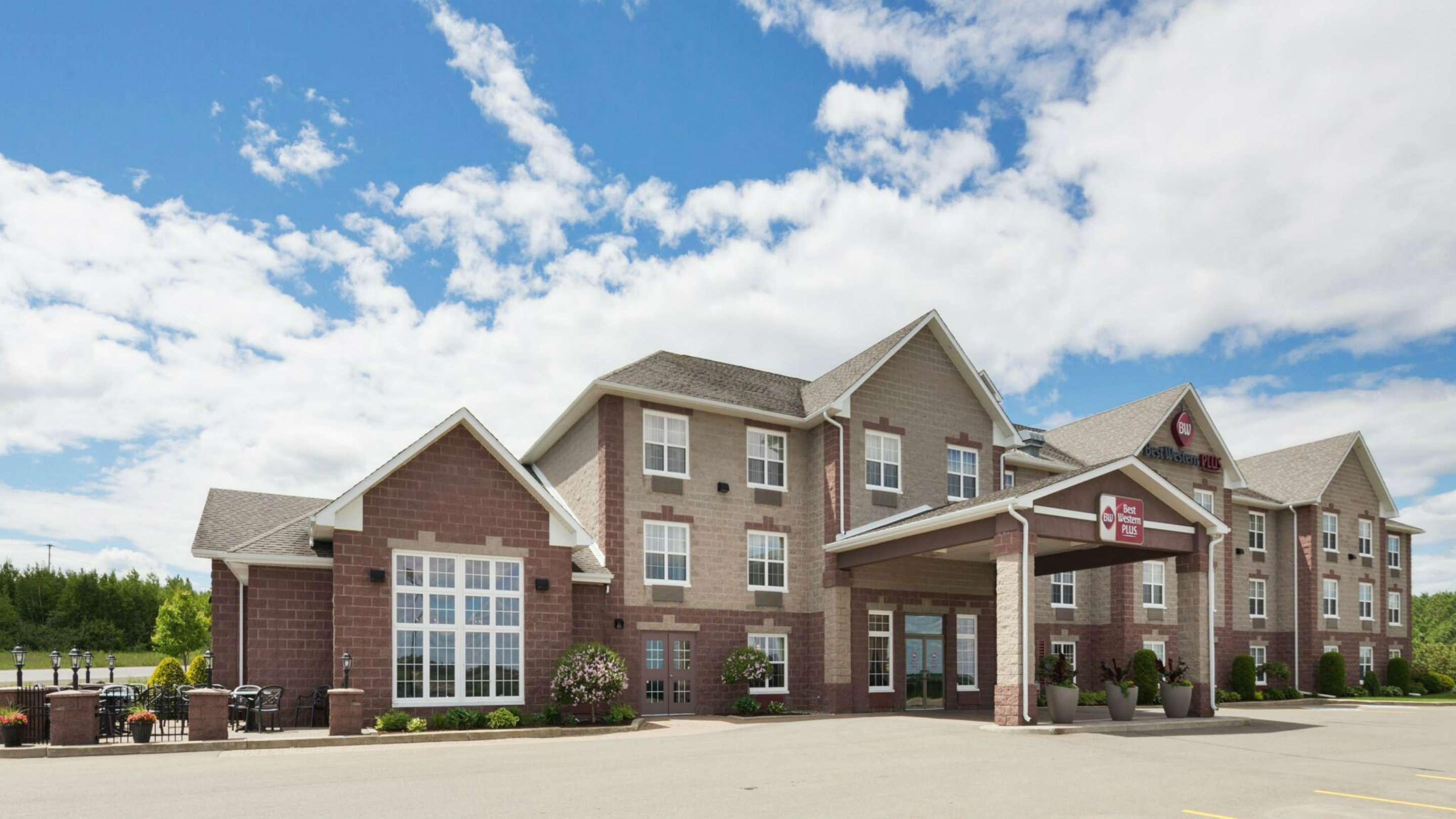 Best Western Plus Grand-Sault Hotel & Suites Exterior foto